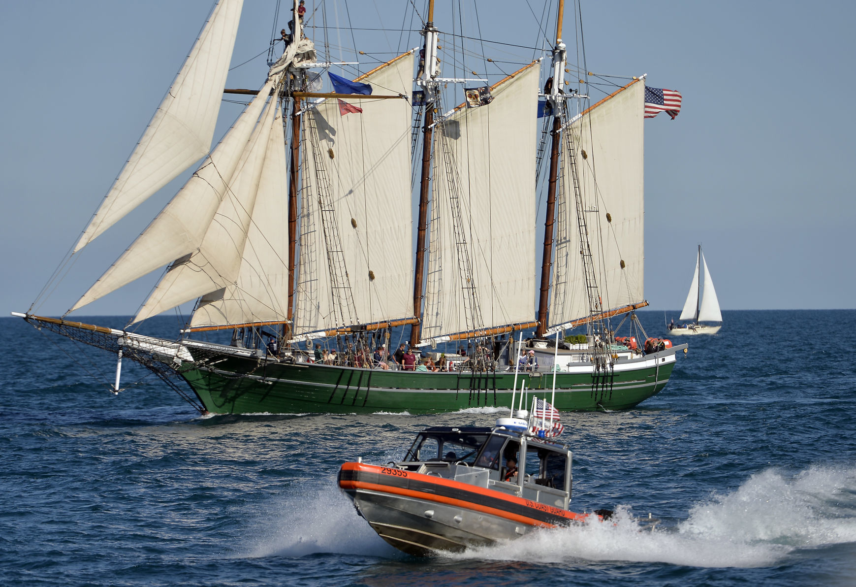 TALL SHIPS PARADE OF SAIL